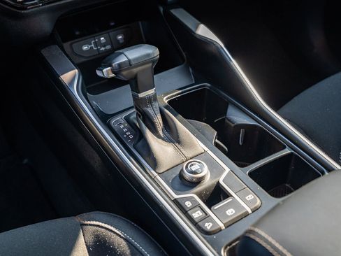 Used 2025 Kia Sorento LX image 29