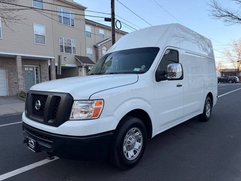 Used 2016 Nissan NV 2500 SV RWD image 2