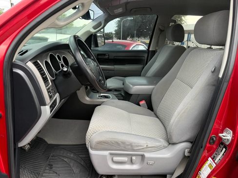 Used 2011 Toyota Tundra 4x4 CrewMax w/ SR5 Pkg image 9