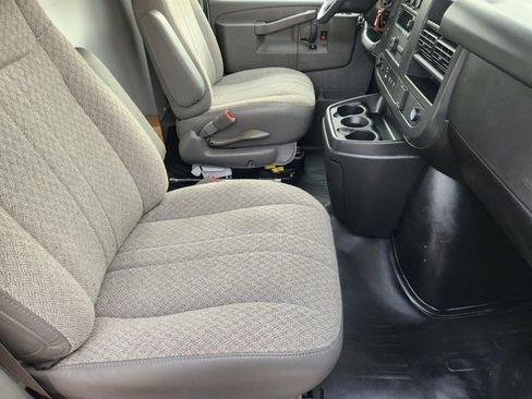 Used 2025 Chevrolet Express 3500 w/ Power Convenience Package image 18