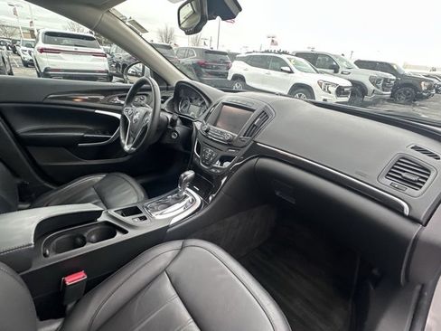 Used 2015 Buick Regal image 17