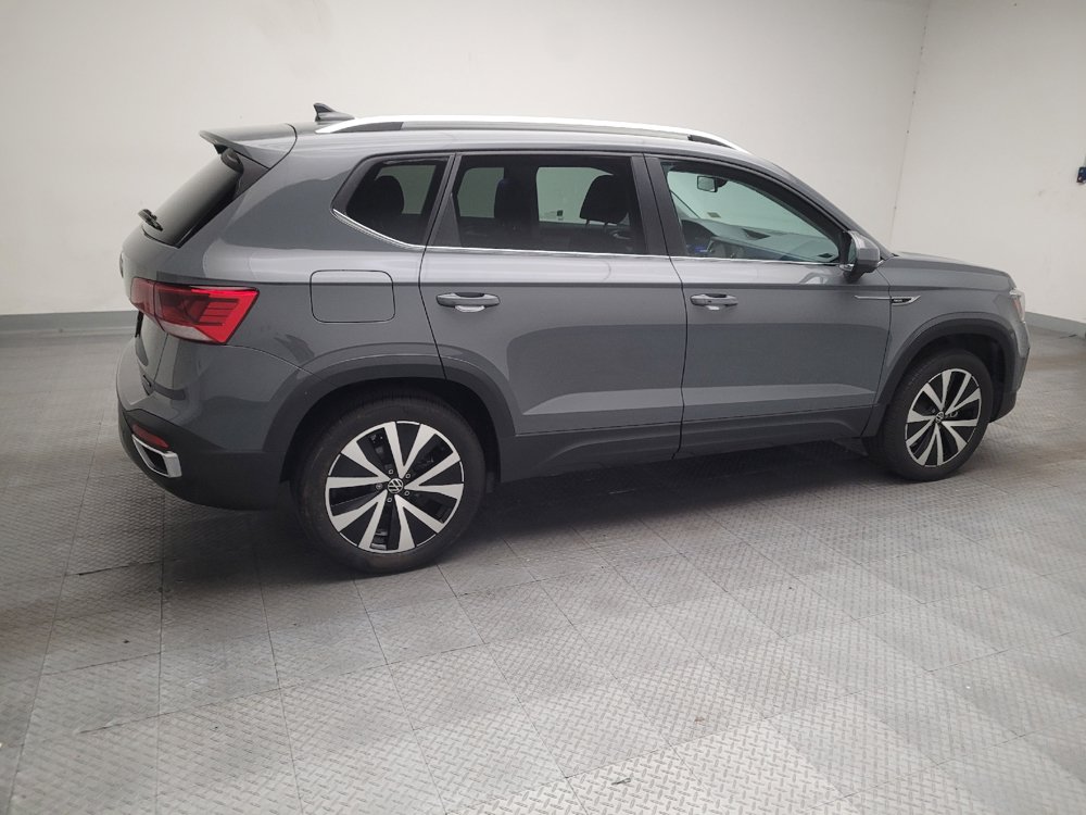 Used 2022 Volkswagen Taos SE w/ Panoramic Sunroof Package AWD/4WD image 10