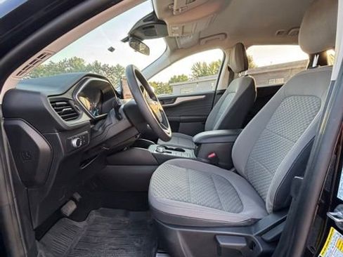 Used 2022 Ford Escape SE image 9
