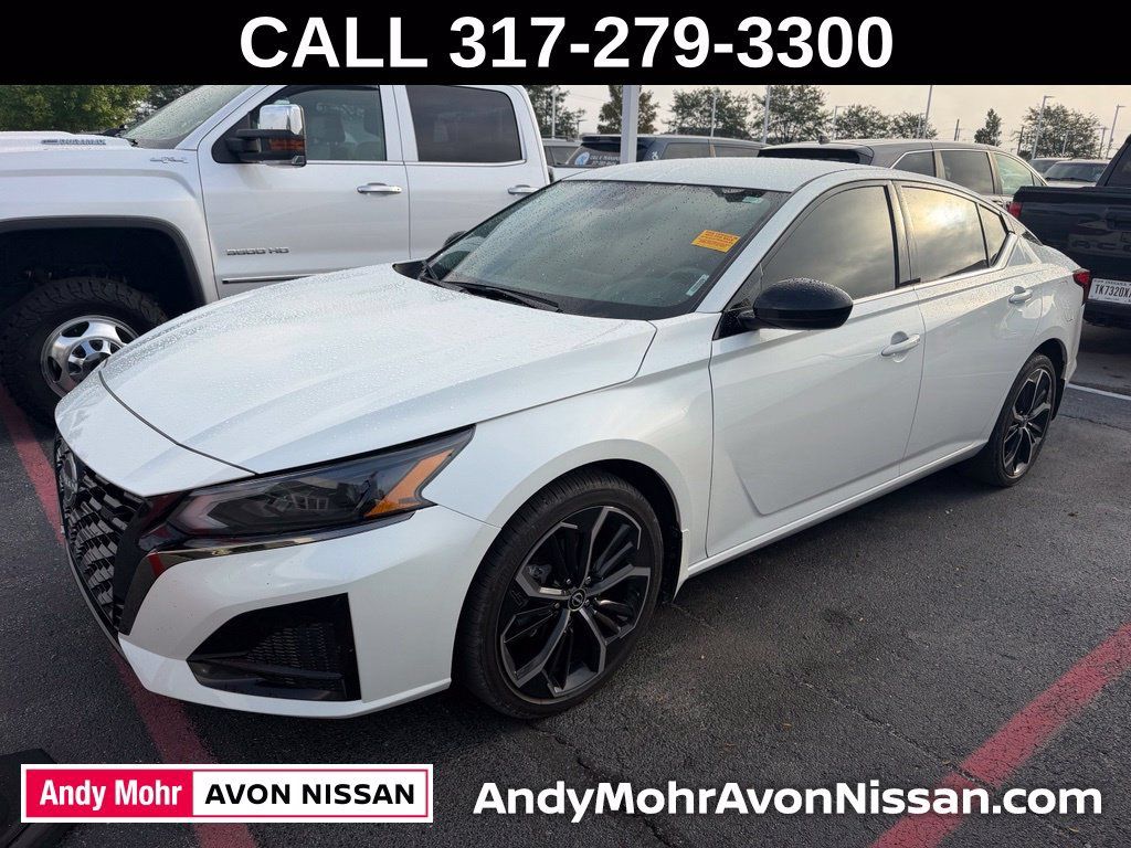 Used 2024 Nissan Altima 2.5 SR AWD/4WD image 3