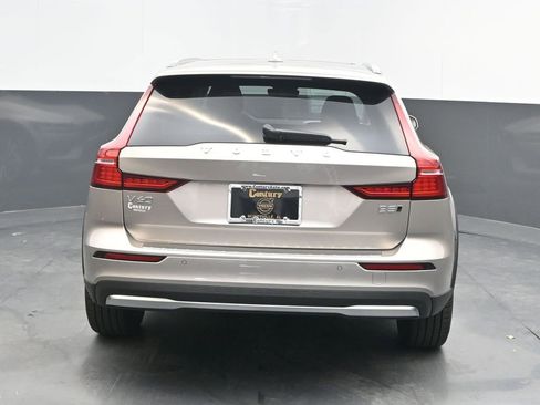 New 2026 Volvo V60 B5 Cross Country Plus w/ Protection Package Premier AWD/4WD image 6