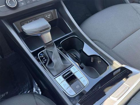 Certified 2025 Hyundai Tucson SE image 27