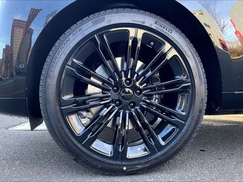 New 2026 Land Rover Range Rover SE image 11