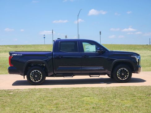 New 2026 Toyota Tundra SR5 w/ TRD Off-Road Premium Package AWD/4WD image 7