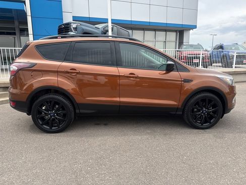 Used 2017 Ford Escape SE w/ Equipment Group 201A image 6
