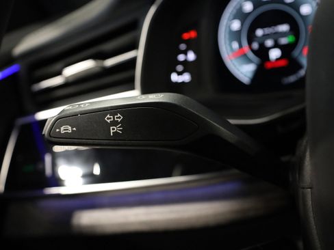 Used 2021 Audi Q8 Prestige w/ Prestige Package image 22