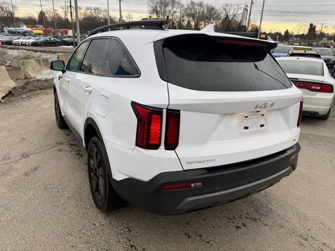Certified 2023 Kia Sorento S w/ Panoramic Sunroof Package image 4