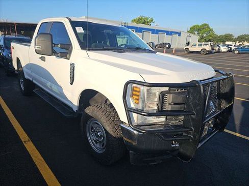 Used 2018 Ford F250 XL w/ Power Equipment Group AWD/4WD image 4
