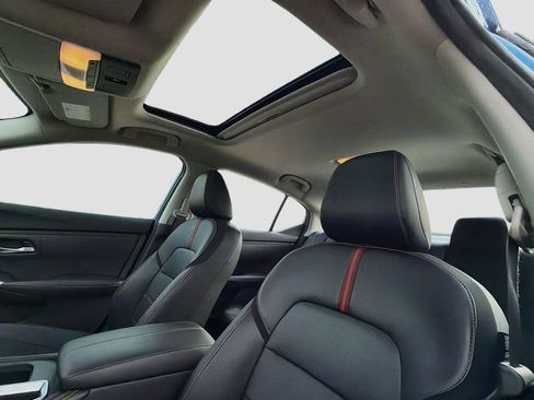 Used 2023 Nissan Sentra SR w/ SR Premium Package FWD image 24