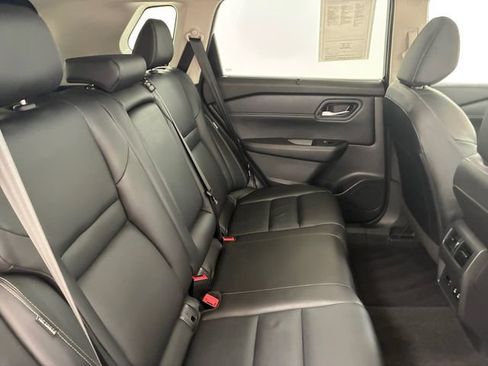 Used 2024 Nissan Rogue SL w/ SL Premium Package AWD/4WD image 16