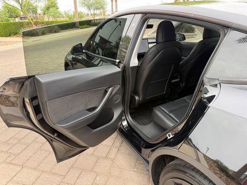 Used 2020 Tesla Model Y Long Range AWD/4WD image 10