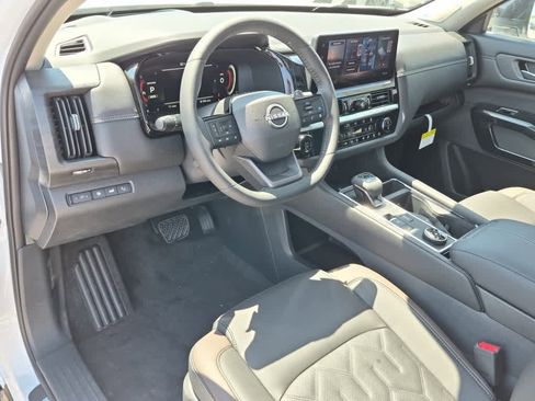 New 2026 Nissan Pathfinder Platinum AWD/4WD image 13