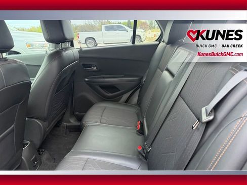 Used 2019 Chevrolet Trax LT w/ LT Convenience Package AWD/4WD image 4