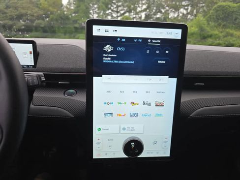 Used 2021 Ford Mustang Mach-E Premium image 20