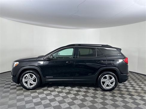 Used 2020 GMC Terrain SLE w/ Driver Convenience Package image 3