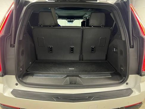 Used 2025 Cadillac Escalade Sport Platinum AWD/4WD image 28