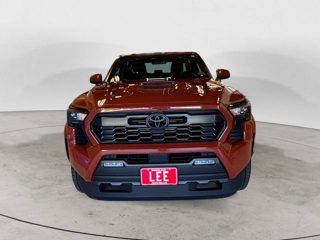 Used 2025 Toyota Tacoma TRD Sport AWD/4WD image 9