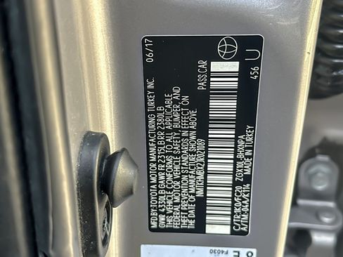 Certified 2018 Toyota C-HR XLE FWD image 27