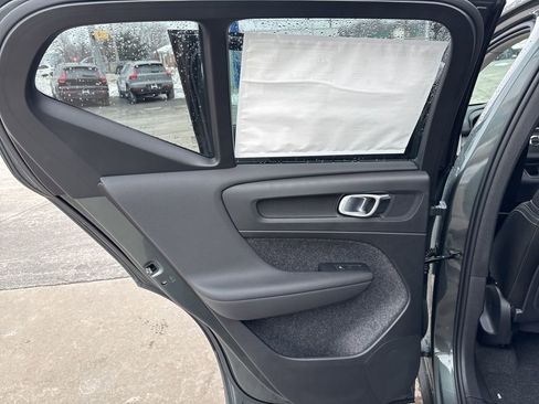 New 2026 Volvo XC40 B5 Core w/ Climate Package AWD/4WD image 33