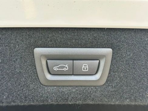 Used 2025 BMW M850i xDrive image 36