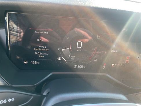 Used 2025 GMC Acadia Elevation image 11