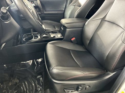 Used 2024 Toyota 4Runner TRD Off-Road Premium w/ Moonroof Package AWD/4WD image 22