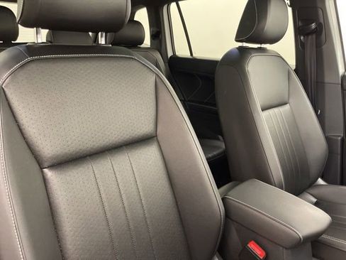 Used 2023 Volkswagen Tiguan SE R-Line image 25