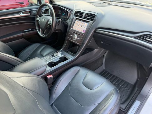 Used 2019 Ford Fusion Titanium FWD image 21