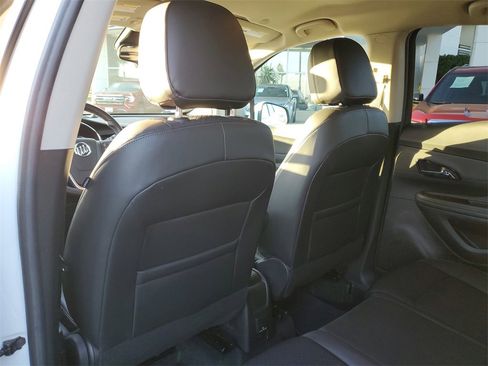 Used 2022 Buick Encore Preferred w/ Safety Package image 12