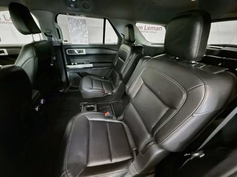 Used 2021 Ford Explorer XLT w/ Equipment Group 202A AWD/4WD image 24