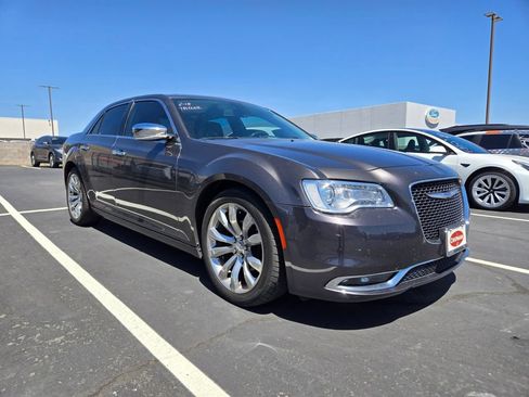Used 2020 Chrysler 300 Limited RWD image 1