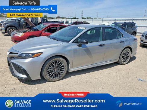 Used 2021 Toyota Camry SE AWD/4WD image 1