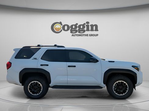 Used 2025 Toyota 4Runner TRD Off-Road image 8