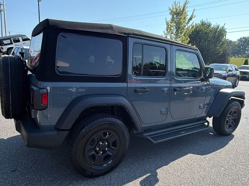Used 2024 Jeep Wrangler Unlimited Sport AWD/4WD image 8