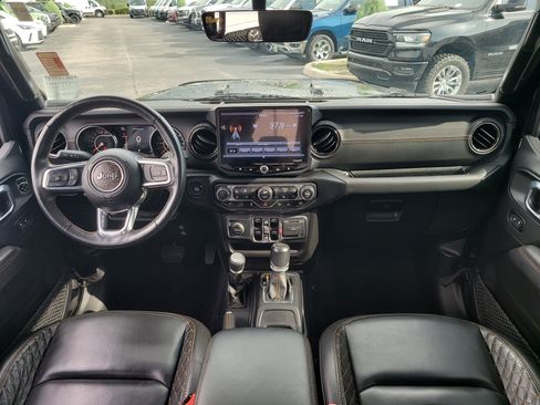 Used 2021 Jeep Gladiator Overland AWD/4WD image 14