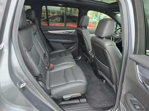 Used 2021 Cadillac XT6 Luxury image 12