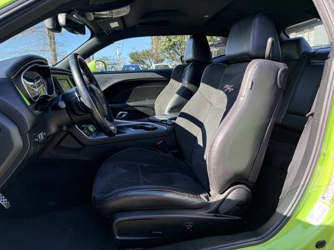 Used 2015 Dodge Challenger R/T Scat Pack w/ Scat Pack Appearance Package image 9