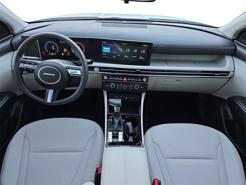 Certified 2026 Hyundai Tucson SE image 9