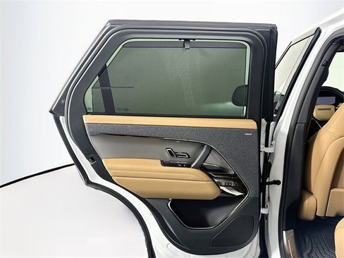 Used 2025 Land Rover Range Rover Sport SE image 23