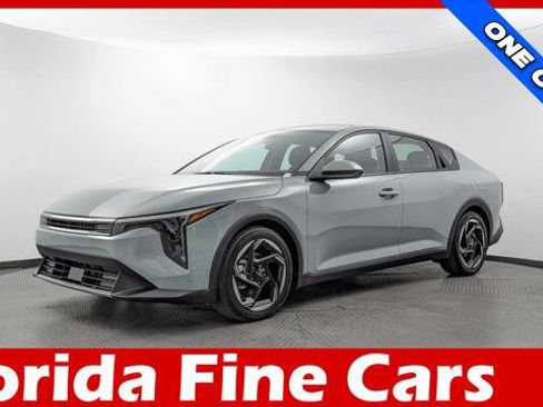 Used 2025 Kia K4 EX FWD image 1