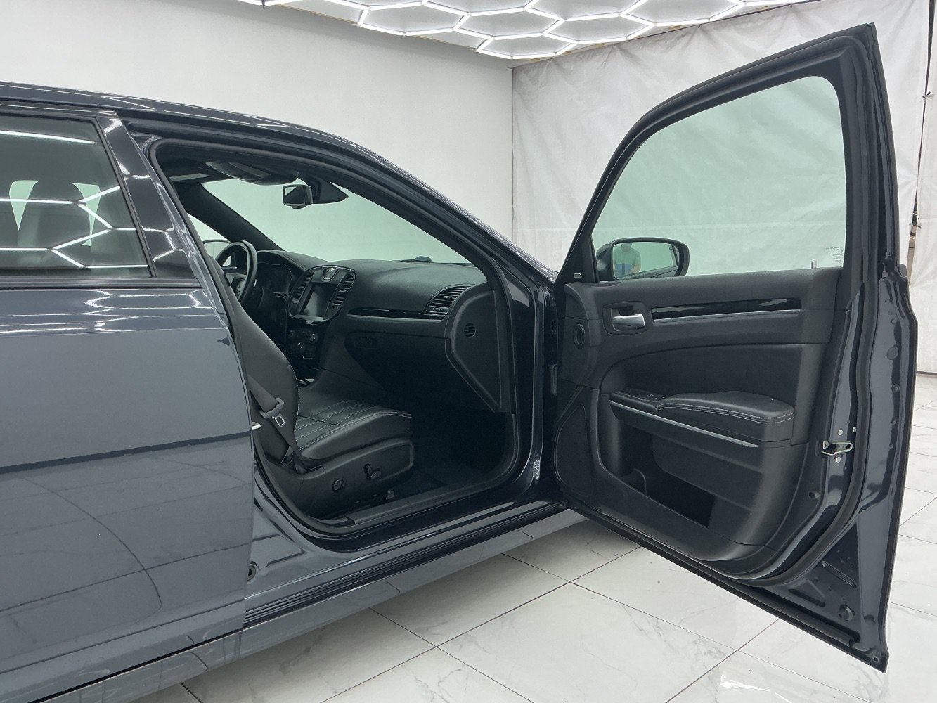 Used 2019 Chrysler 300 S AWD/4WD image 17