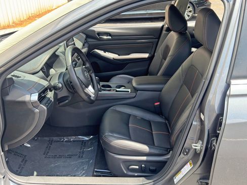 Used 2021 Nissan Altima 2.5 SR w/ SR Premium Package FWD image 16