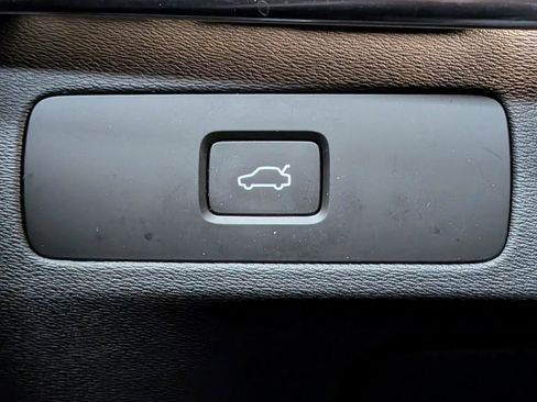 Used 2024 Volvo XC90 B5 Plus w/ Protection Package Premier image 34