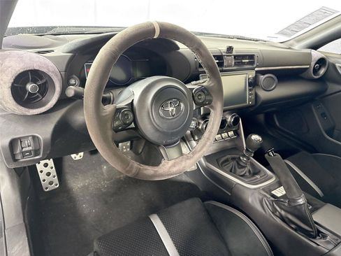 Used 2023 Toyota GR86 Premium RWD image 4