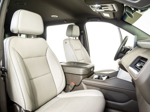 Used 2021 GMC Yukon SLT w/ SLT Luxury Package image 23