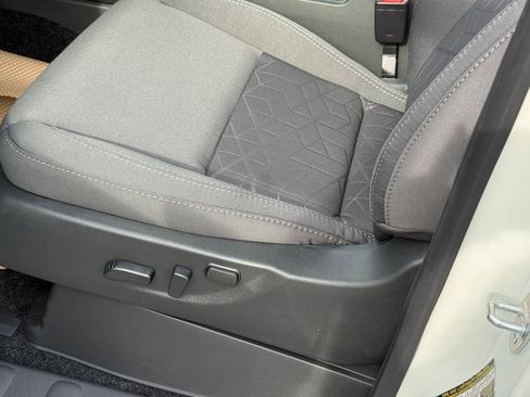 New 2026 Nissan Frontier SV w/ SV Convenience Package image 4